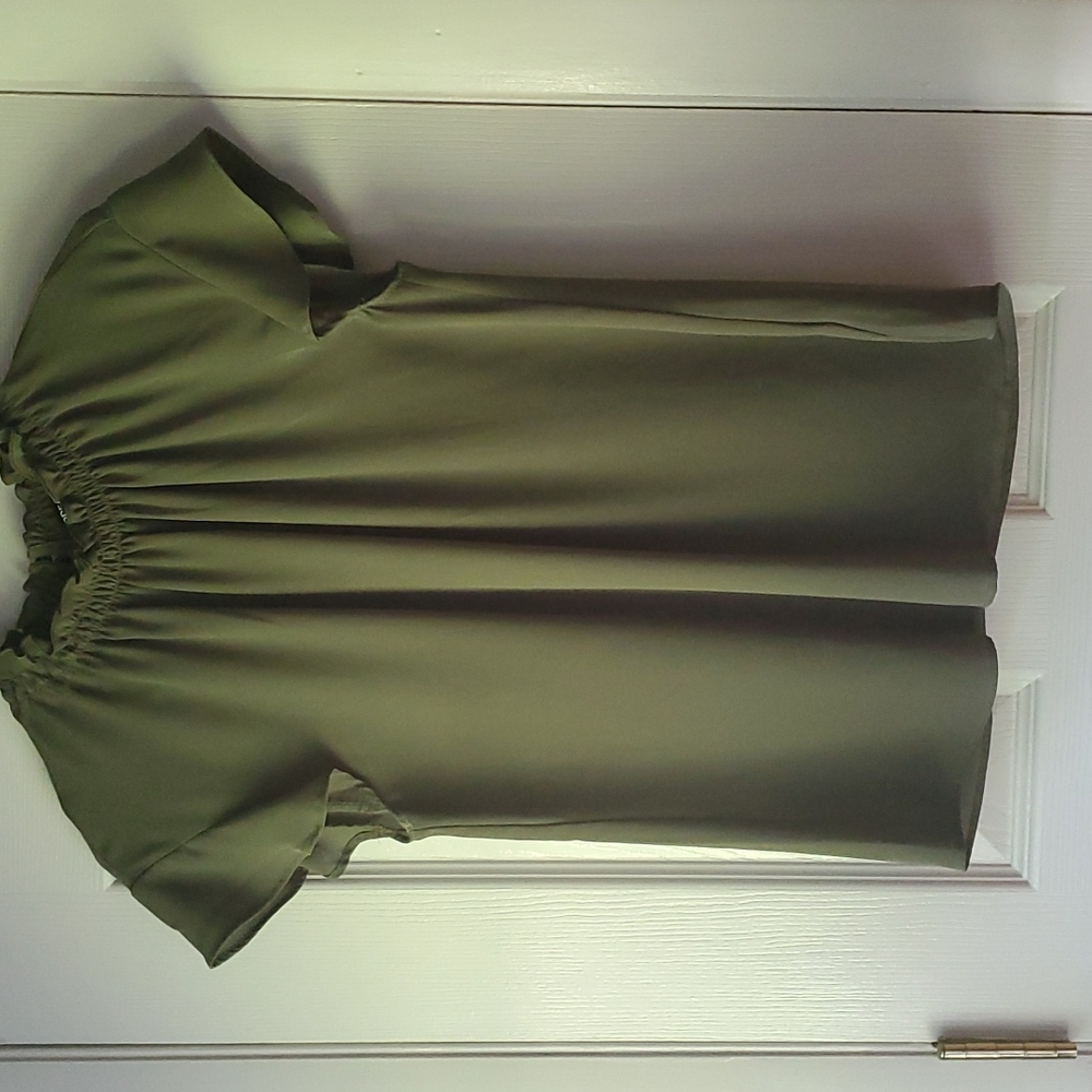 Size S Express Top - Olive Green with Cap Sleeves